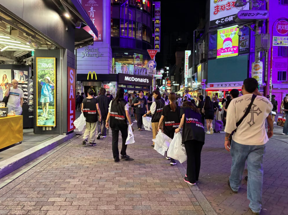 夏の特別編！夜のセンター街を清掃活動しました